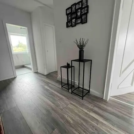Apartamento Hoepen 125qm 4 Schlafzimmer Citynah 5 Zi. Parkplatz Terasse Wifi