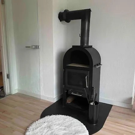 Hoepen 125qm 4 Schlafzimmer Citynah 5 Zi. Parkplatz Terasse Wifi Apartment *