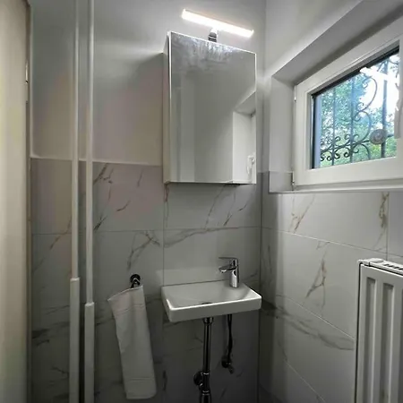 Hoepen 125qm 4 Schlafzimmer Citynah 5 Zi. Parkplatz Terasse Wifi Apartment