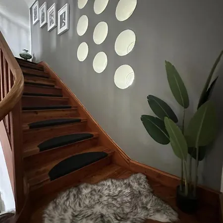 Apartamento Hoepen 125qm 4 Schlafzimmer Citynah 5 Zi. Parkplatz Terasse Wifi Seevetal