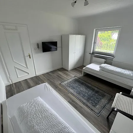 Hoepen 125qm 4 Schlafzimmer Citynah 5 Zi. Parkplatz Terasse Wifi Apartment