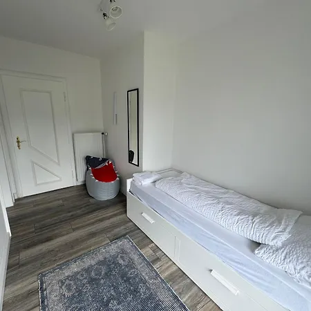 Apartamento Hoepen 125qm 4 Schlafzimmer Citynah 5 Zi. Parkplatz Terasse Wifi