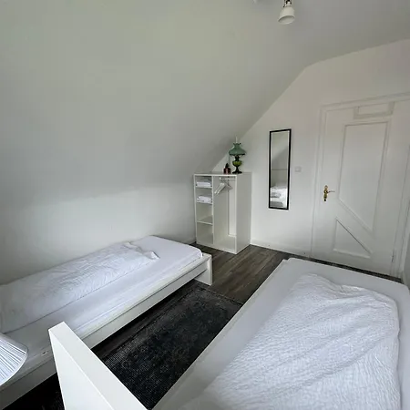 Apartamento Hoepen 125qm 4 Schlafzimmer Citynah 5 Zi. Parkplatz Terasse Wifi *
