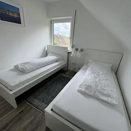 Apartamento Hoepen 125qm 4 Schlafzimmer Citynah 5 Zi. Parkplatz Terasse Wifi