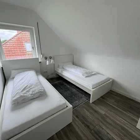 Hoepen 125qm 4 Schlafzimmer Citynah 5 Zi. Parkplatz Terasse Wifi Apartment Seevetal