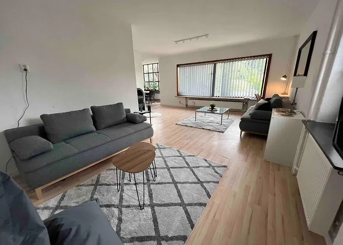 Апартаменты Hoepen 125qm 4 Schlafzimmer Citynah 5 Zi. Parkplatz Terasse Wifi *