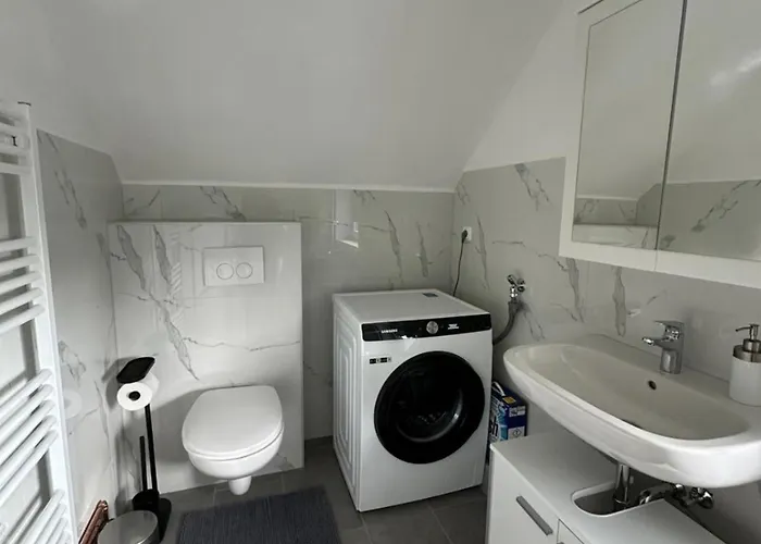 Апартаменты Hoepen 125qm 4 Schlafzimmer Citynah 5 Zi. Parkplatz Terasse Wifi Зеветаль