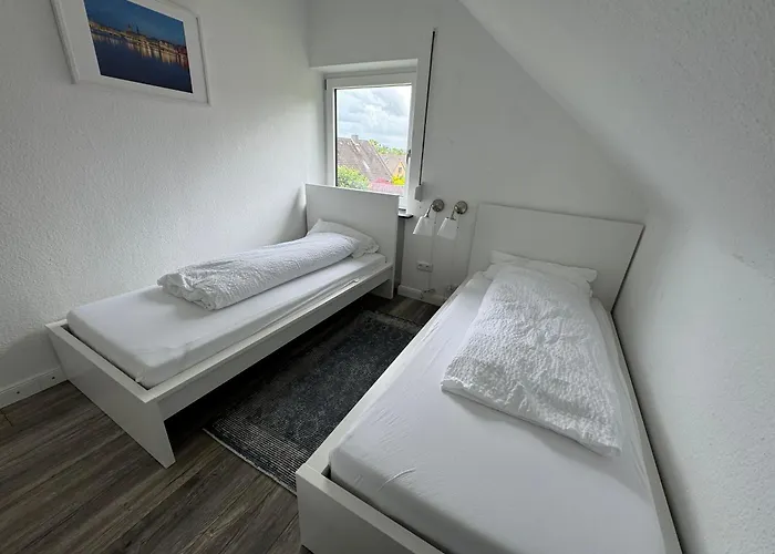 Апартаменты Hoepen 125qm 4 Schlafzimmer Citynah 5 Zi. Parkplatz Terasse Wifi