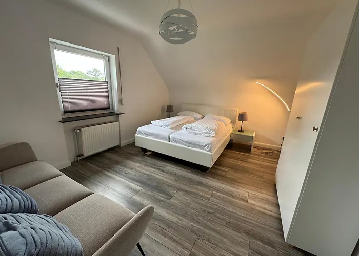 Апартаменты Hoepen 125qm 4 Schlafzimmer Citynah 5 Zi. Parkplatz Terasse Wifi Зеветаль